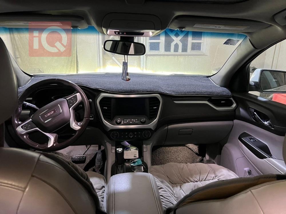 جي ام سي اكاديا